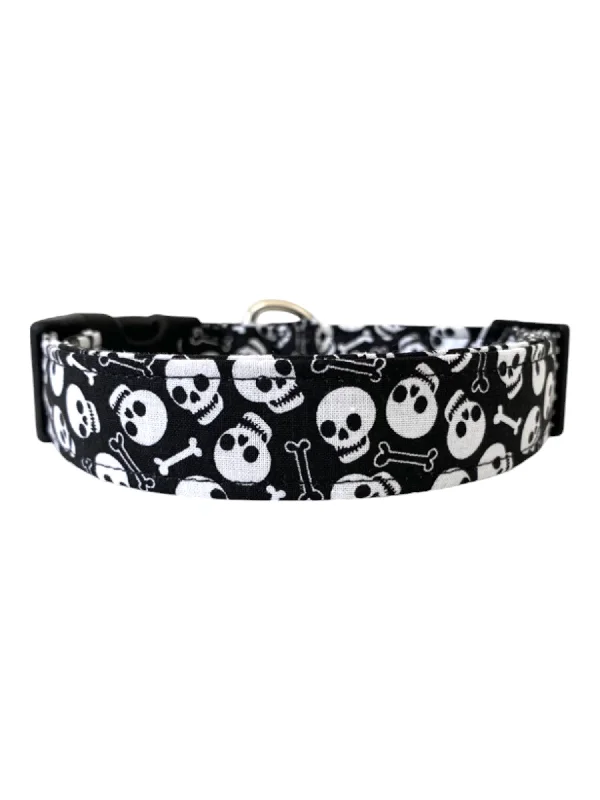 rabbit water dispenser-Skulls and Bones Dog Collar